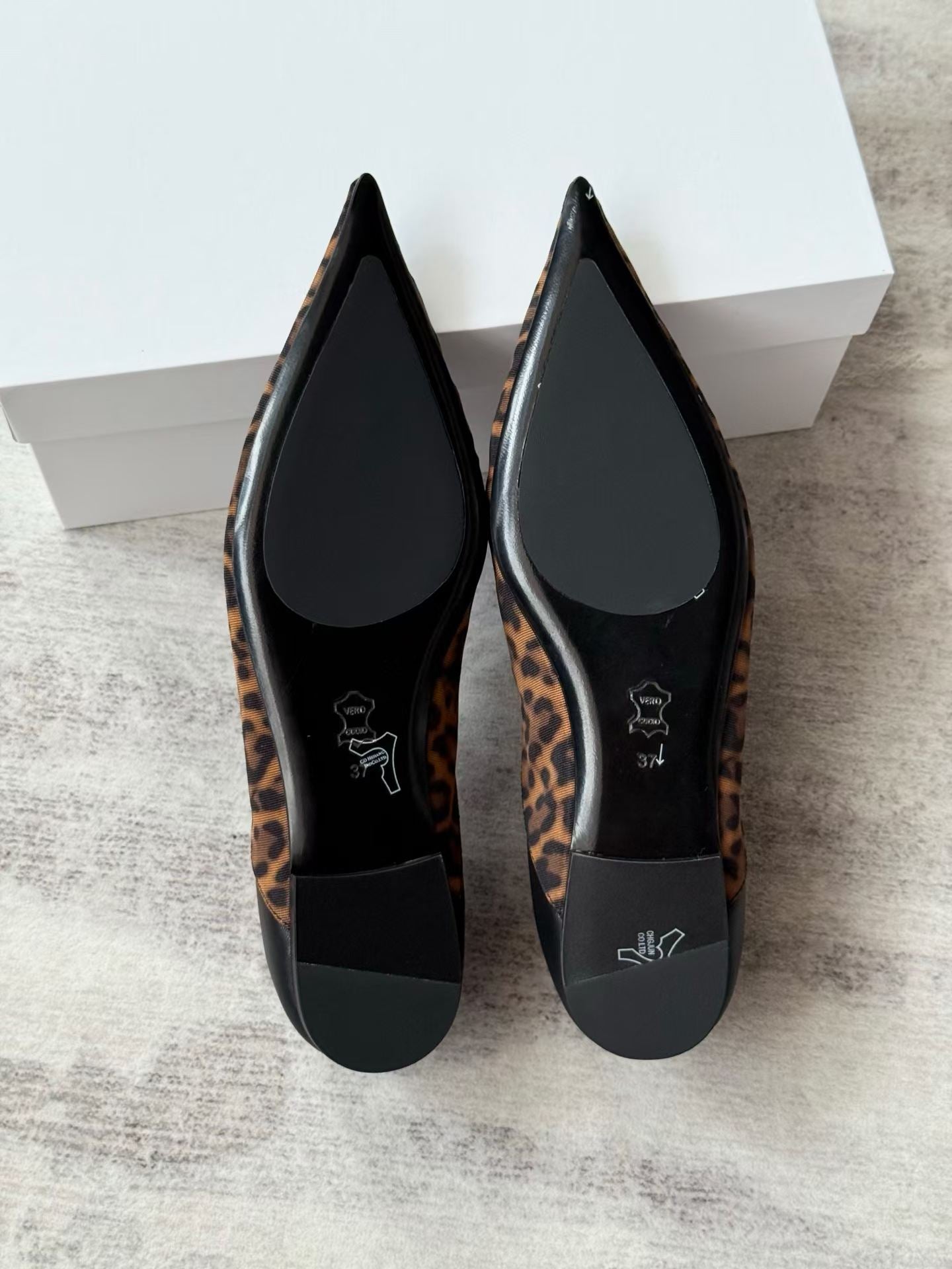 Leopard Print Pointed-Toe Flats