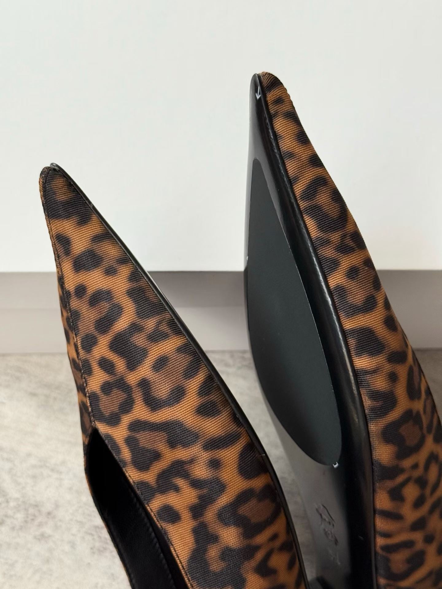 Leopard Print Pointed-Toe Flats