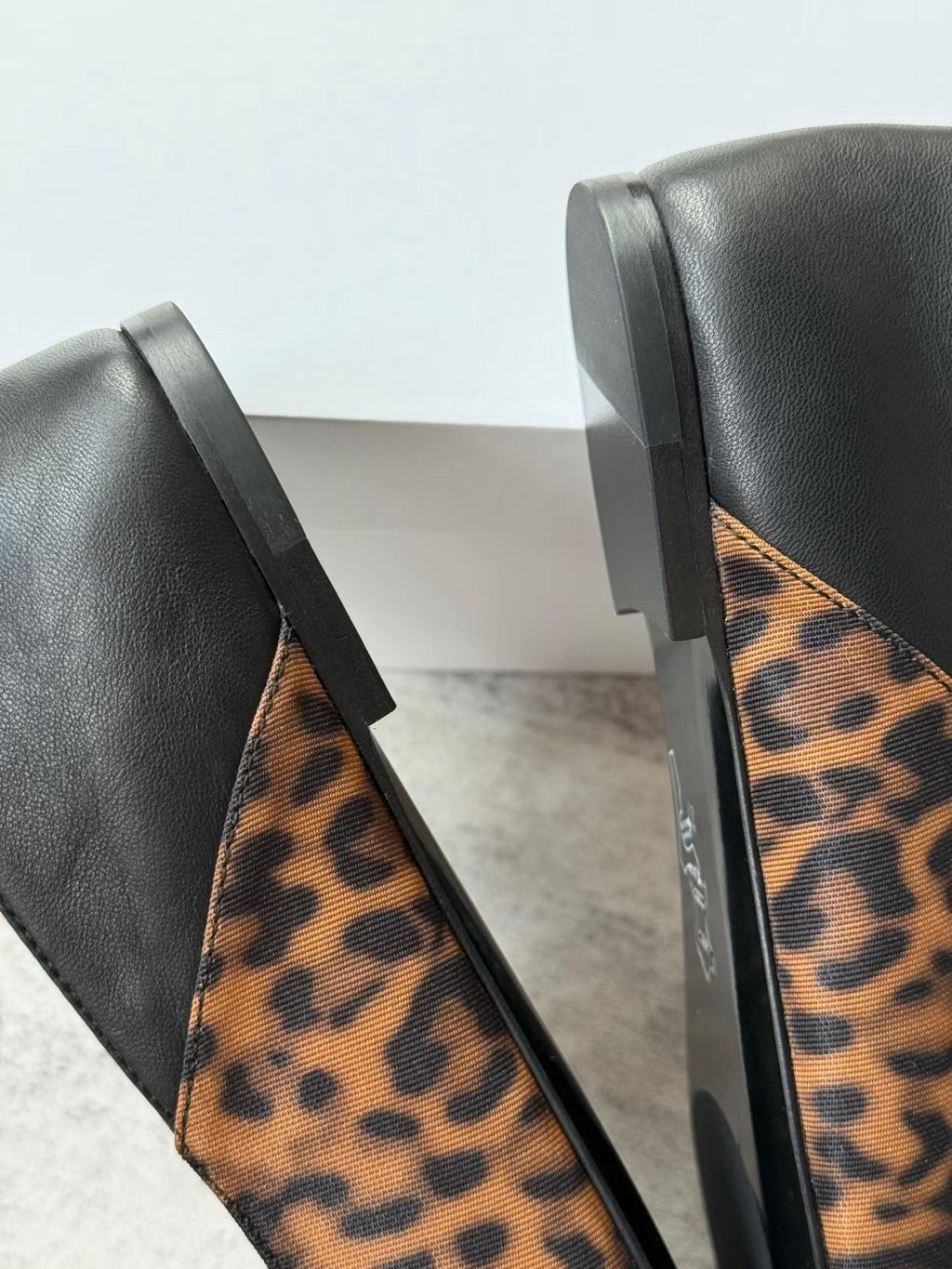 Leopard Print Pointed-Toe Flats