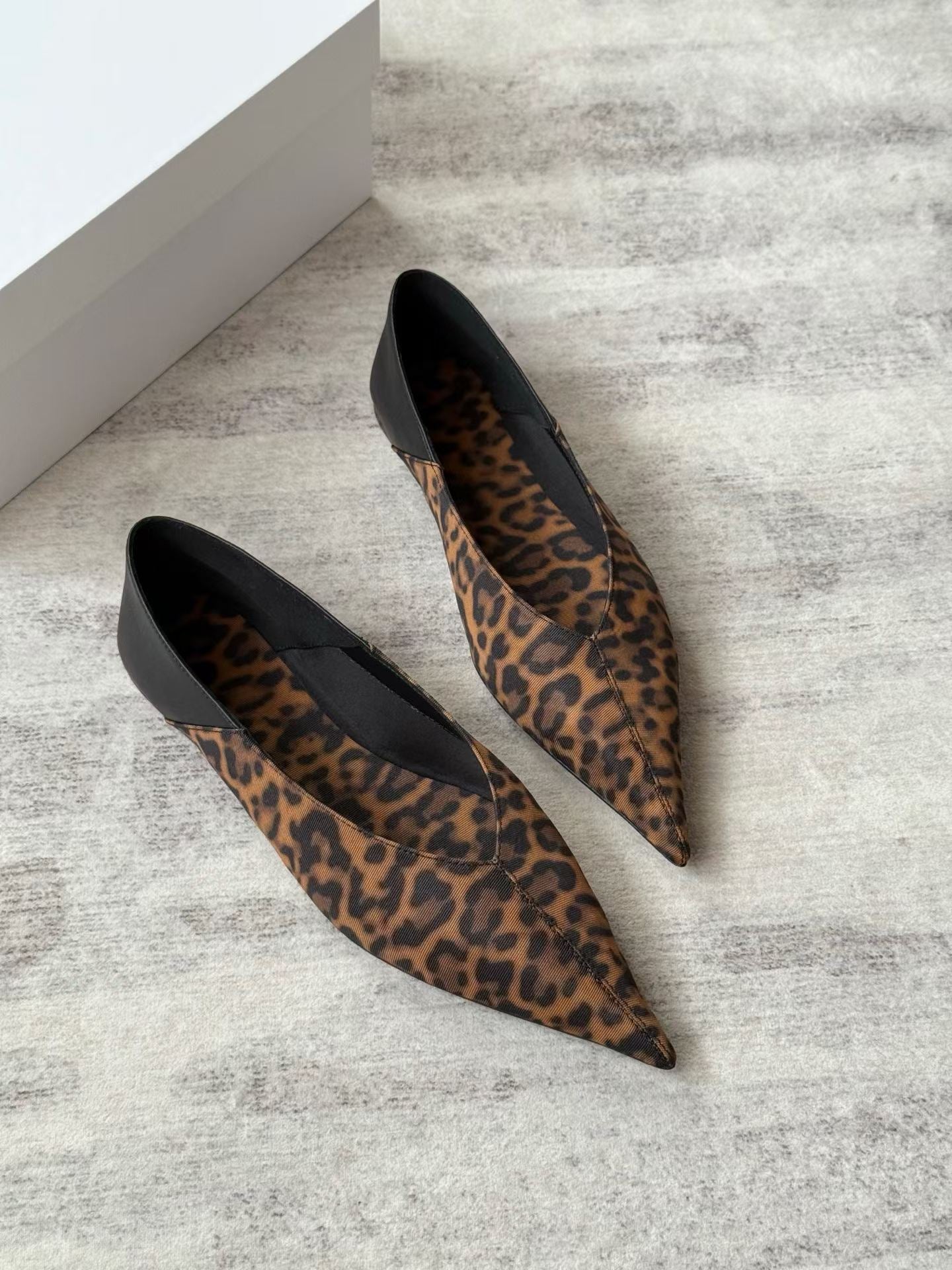 Leopard Print Pointed-Toe Flats