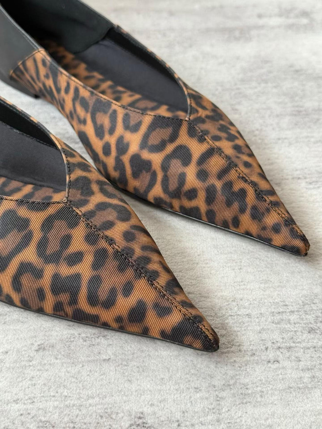 Leopard Print Pointed-Toe Flats