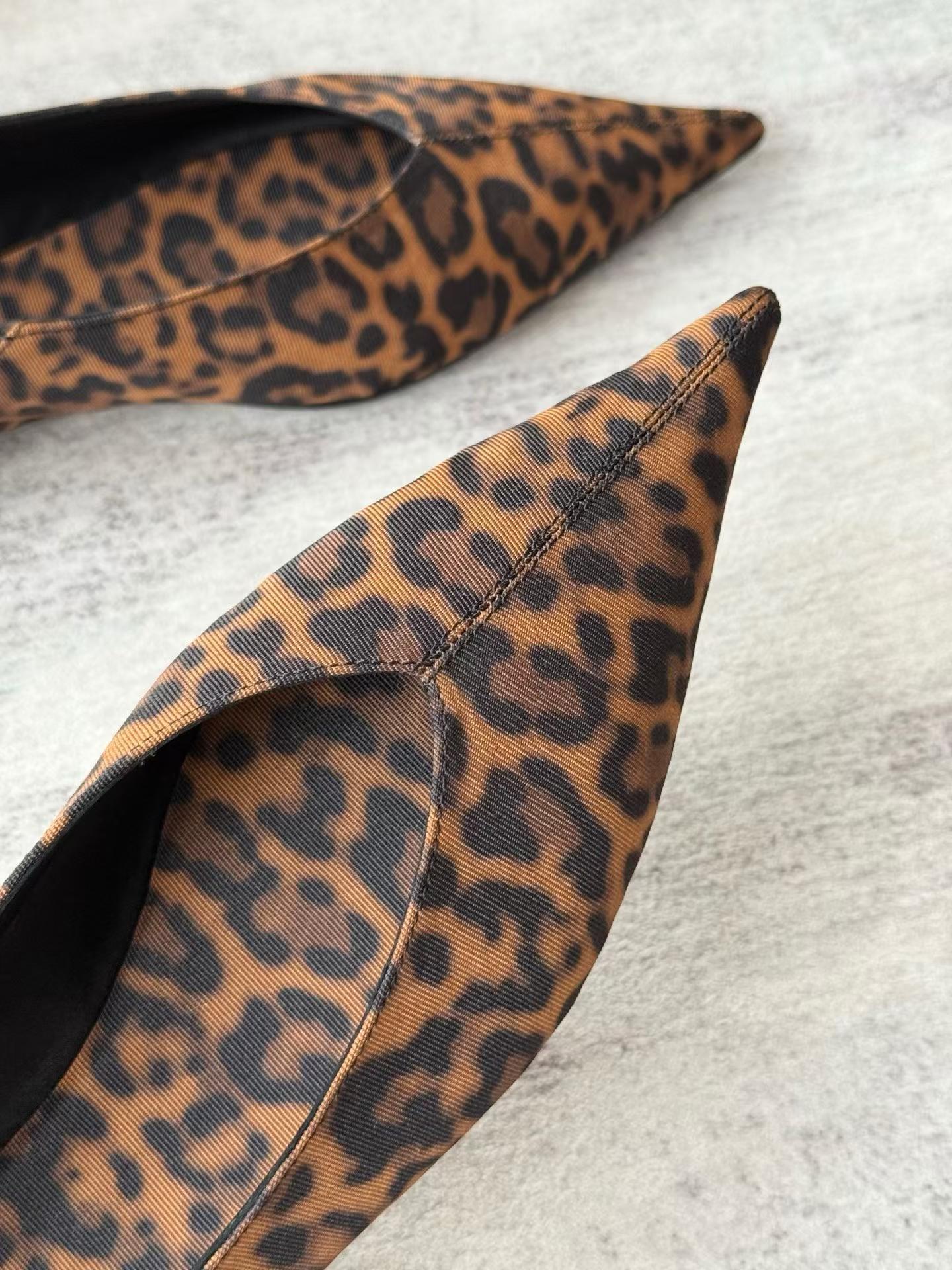 Leopard Print Pointed-Toe Flats