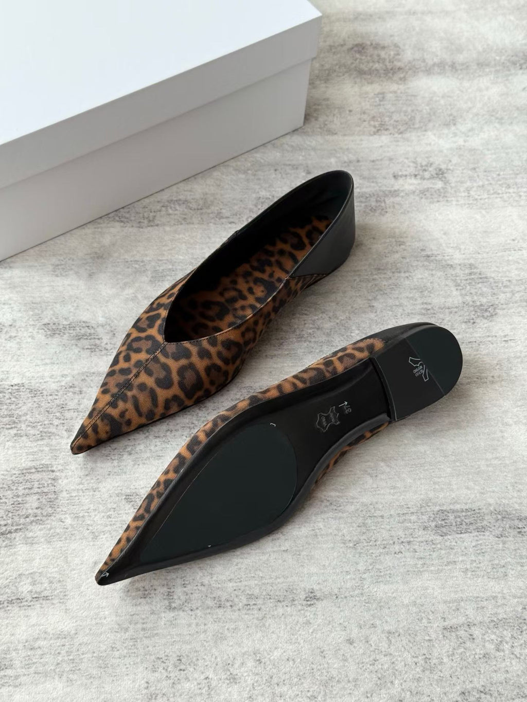 Leopard Print Pointed-Toe Flats