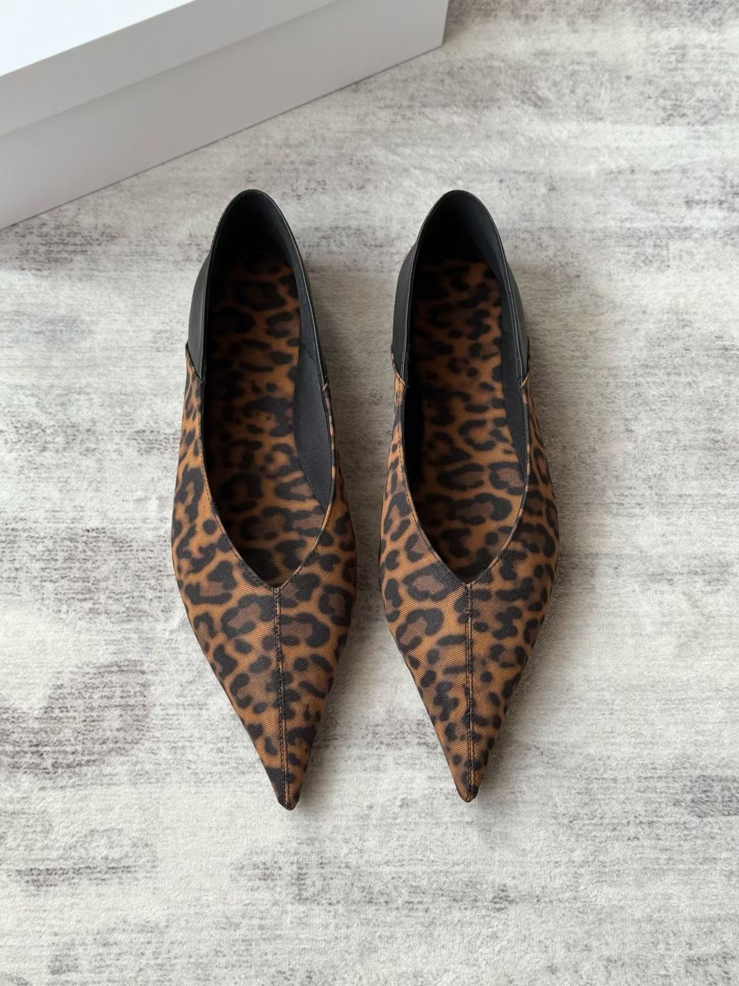 Leopard Print Pointed-Toe Flats