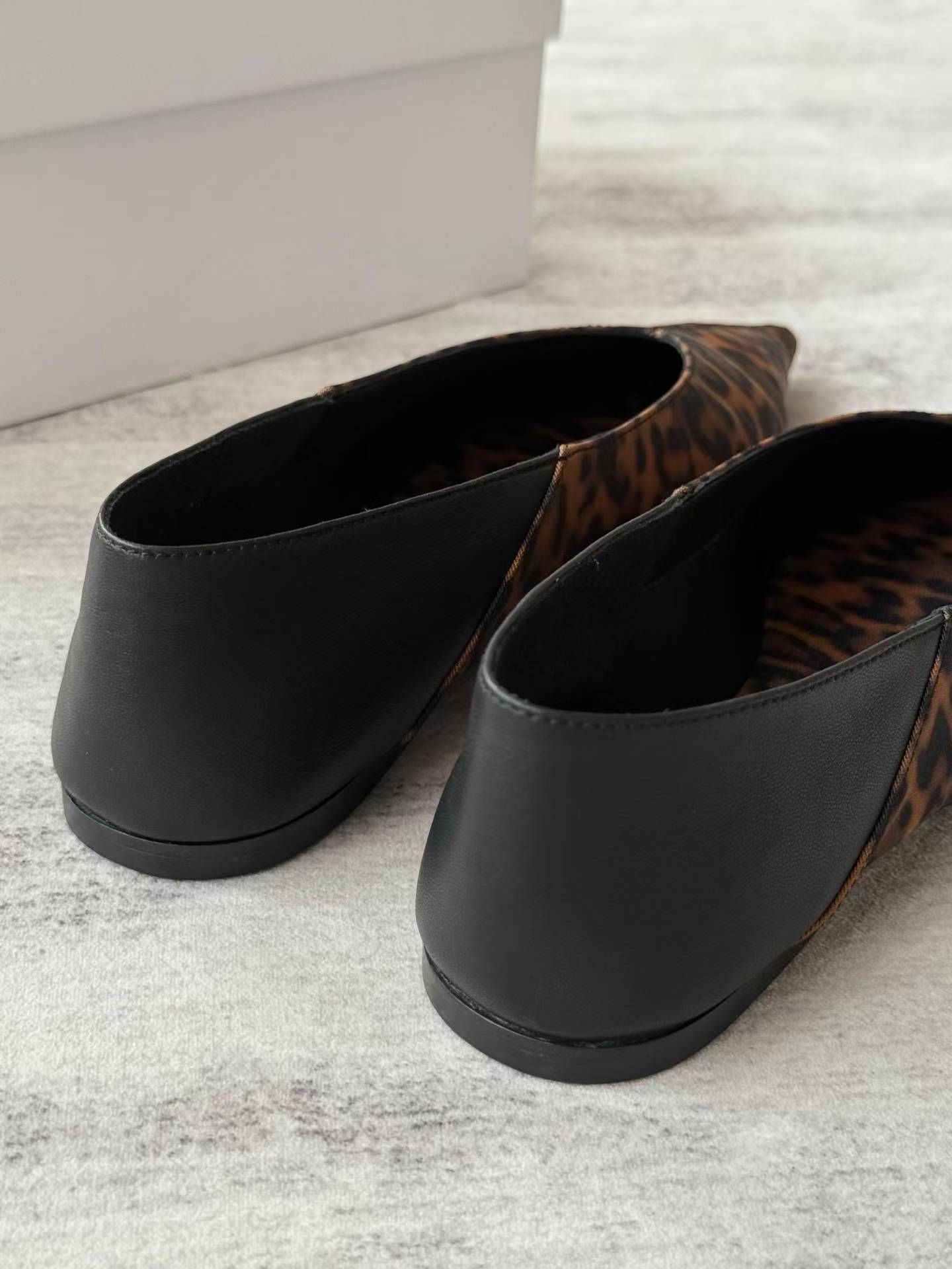Leopard Print Pointed-Toe Flats