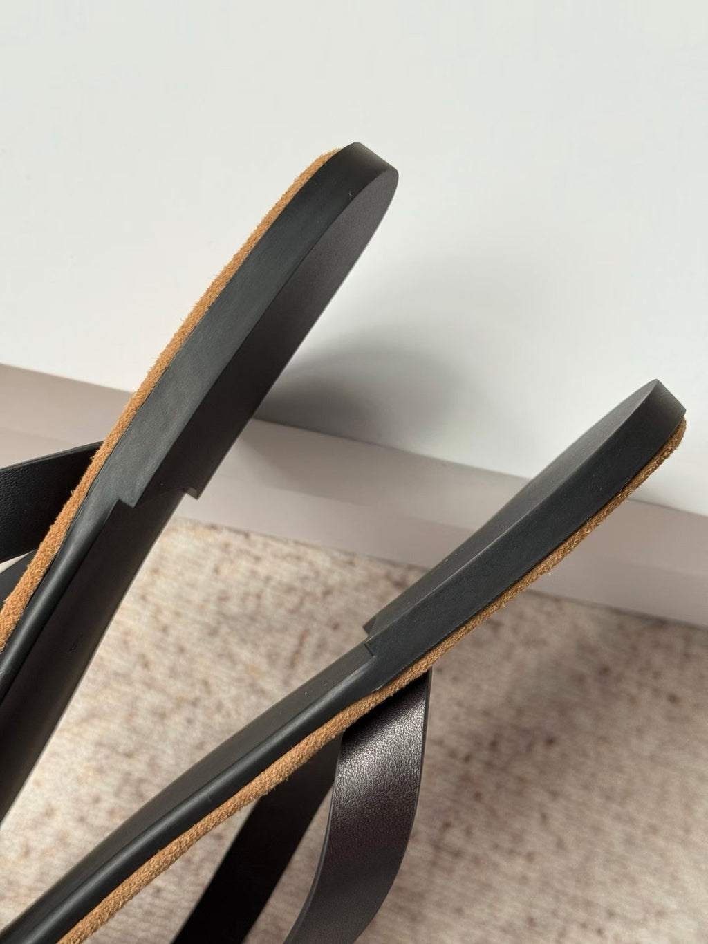 Solea Leather Thong Sandals