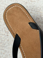 Solea Leather Thong Sandals