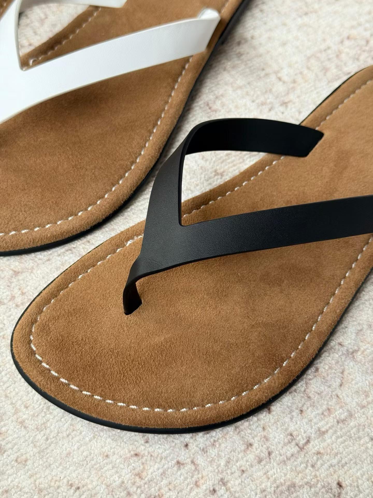 Solea Leather Thong Sandals