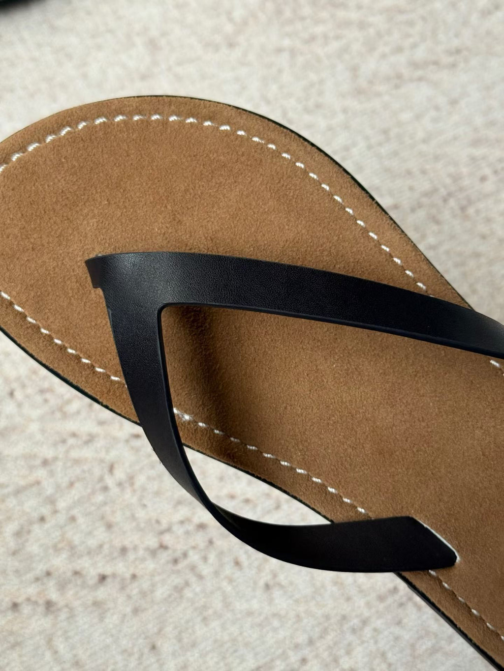 Solea Leather Thong Sandals
