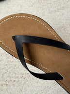 Solea Leather Thong Sandals