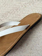 Solea Leather Thong Sandals