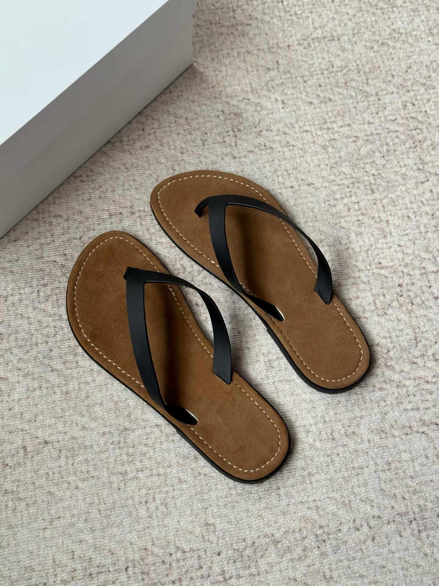 Solea Leather Thong Sandals