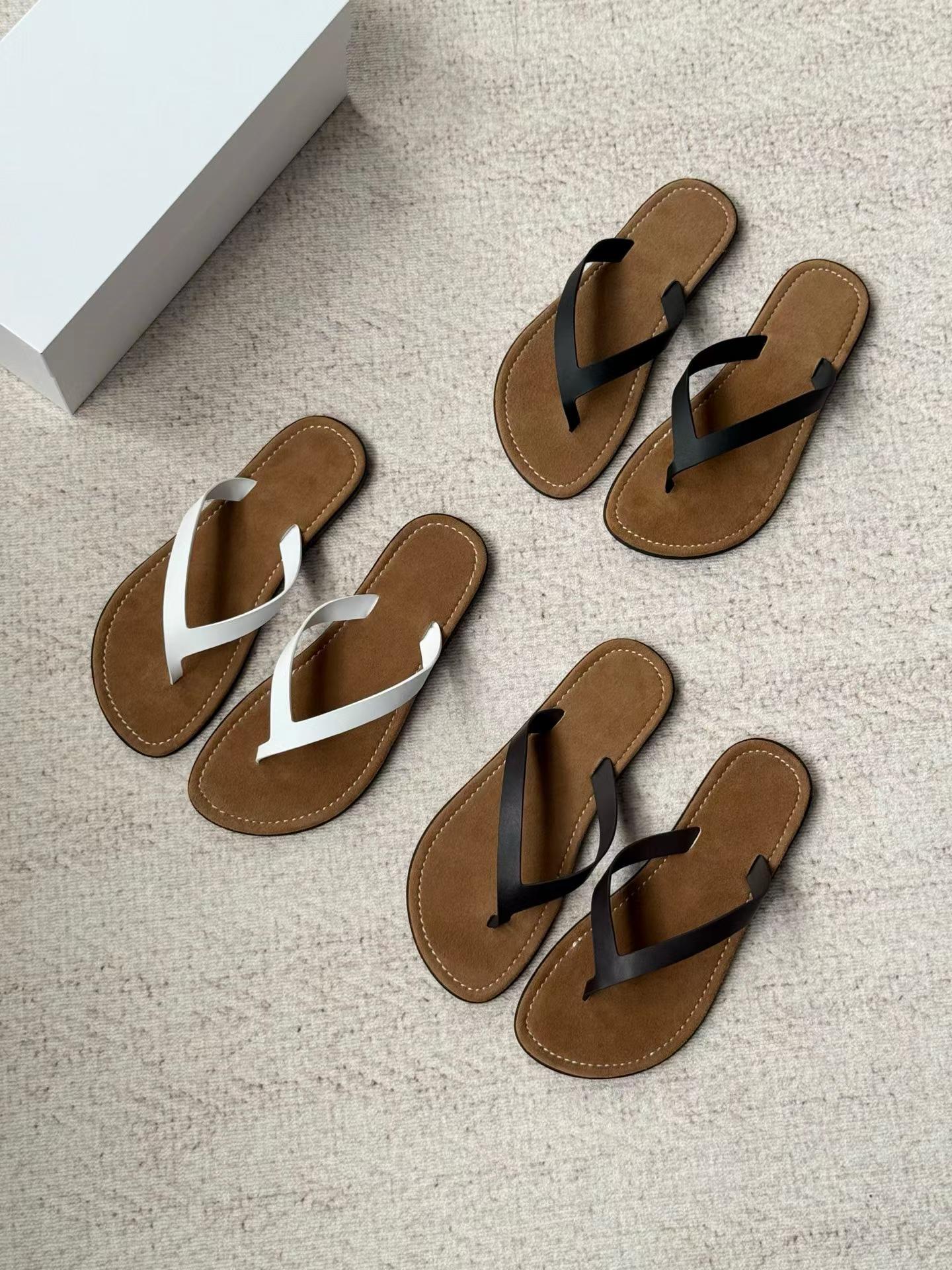 Solea Leather Thong Sandals
