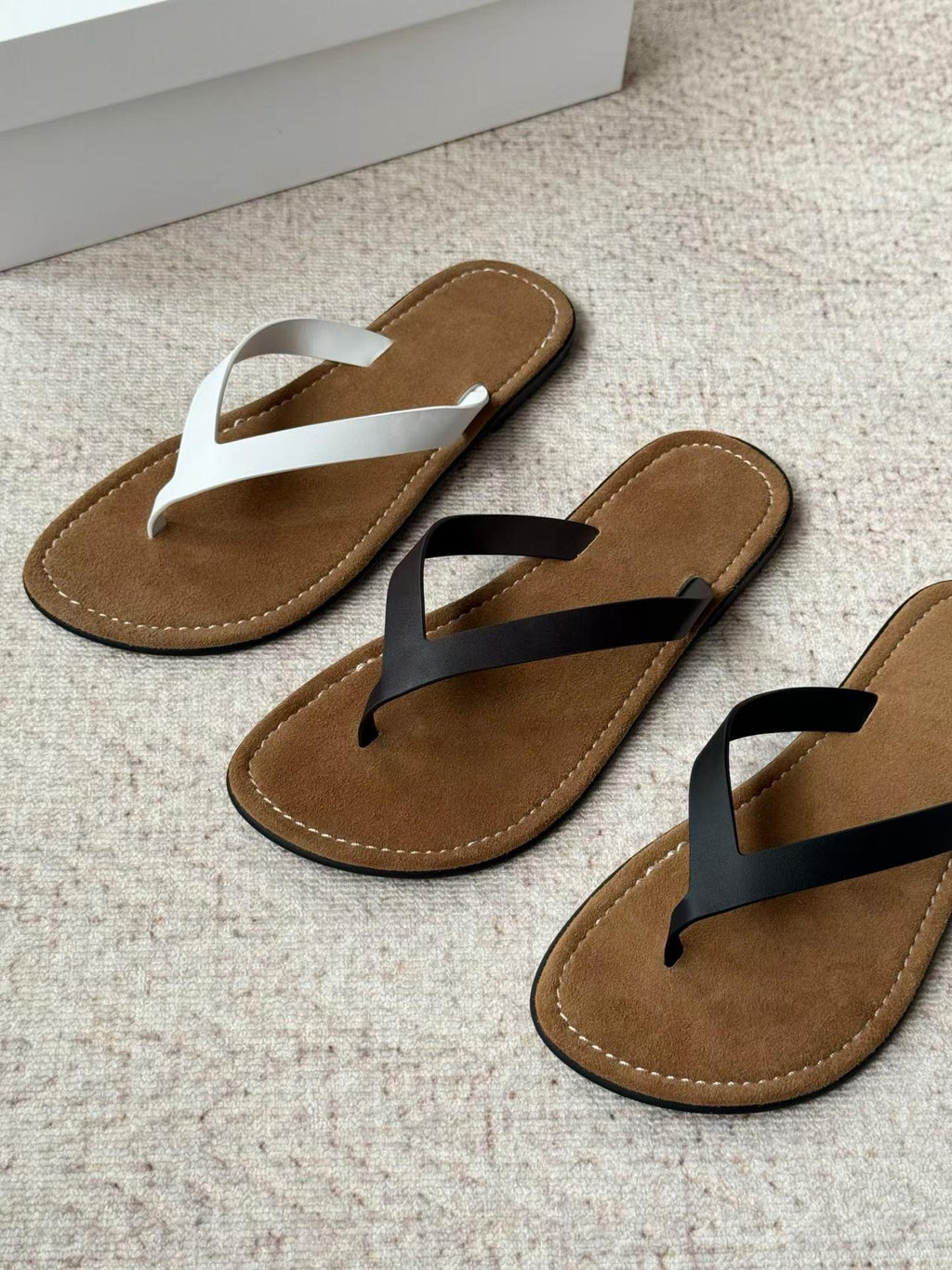 Solea Leather Thong Sandals
