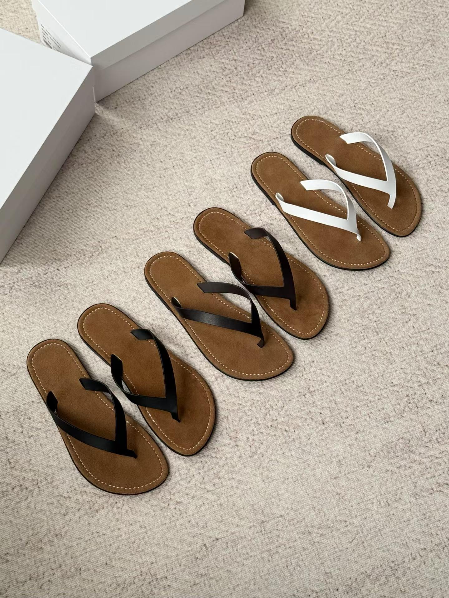 Solea Leather Thong Sandals