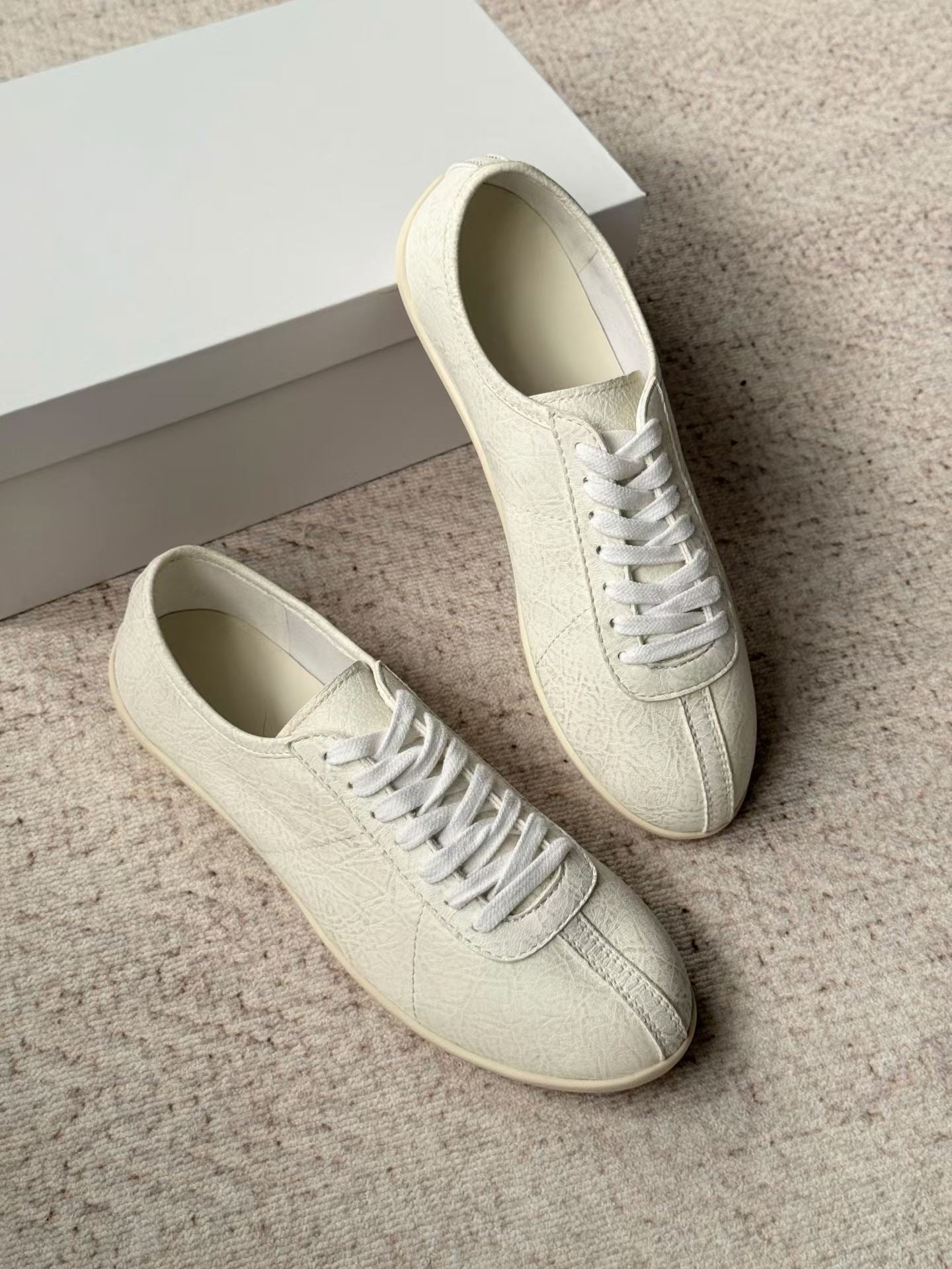 Classic trainer sneakers