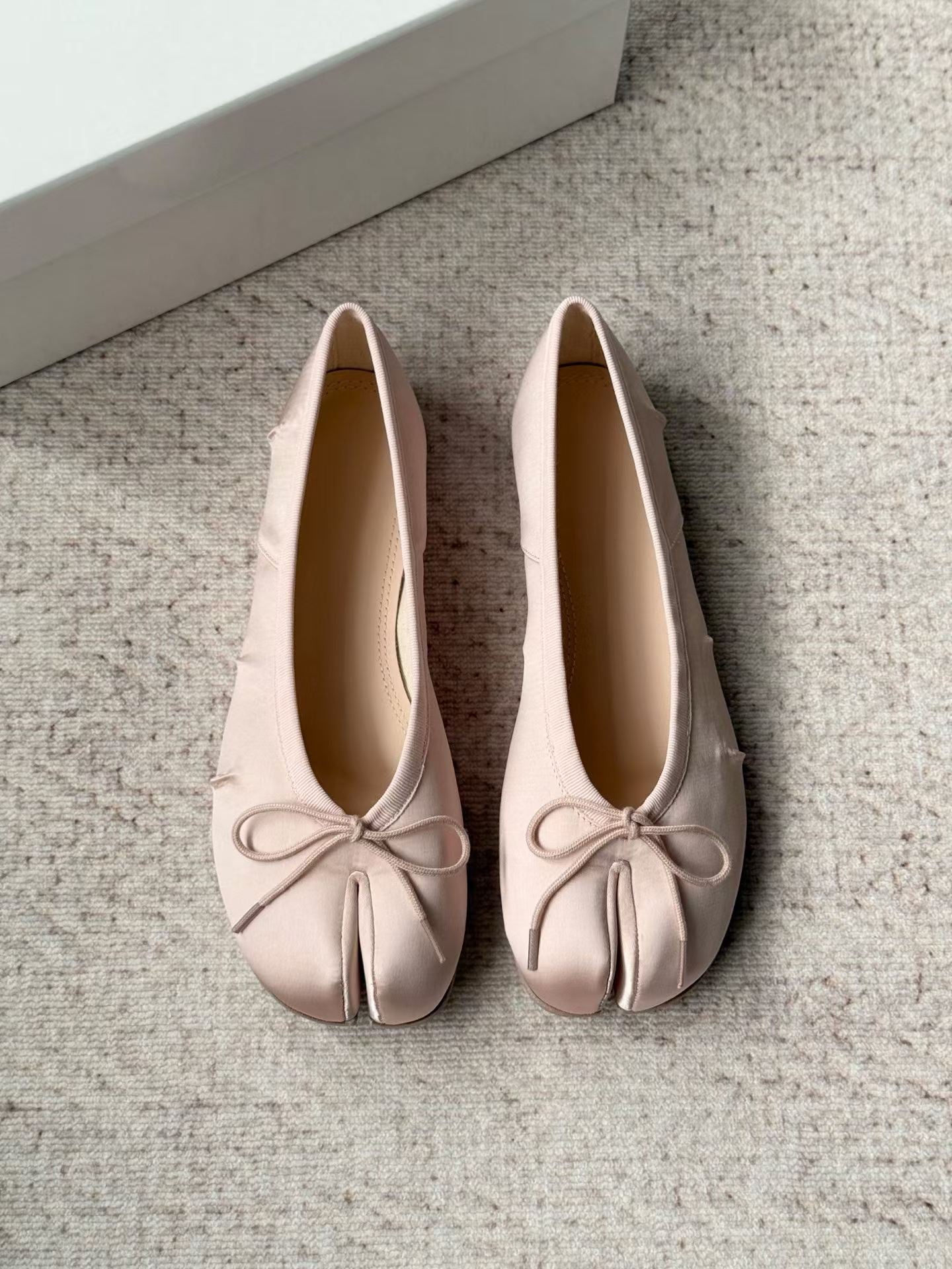 Silk Tabi Flats