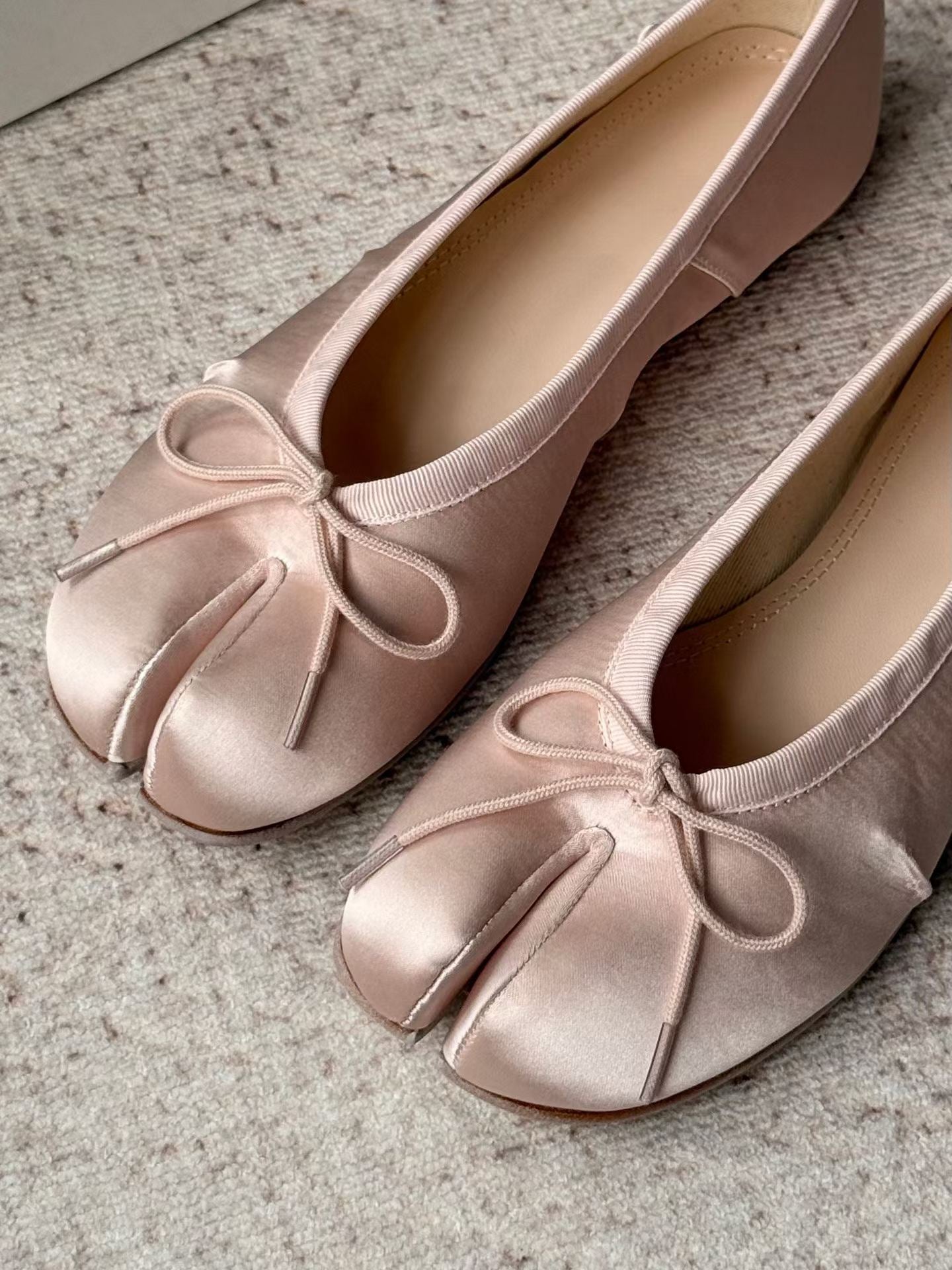 Silk Tabi Flats