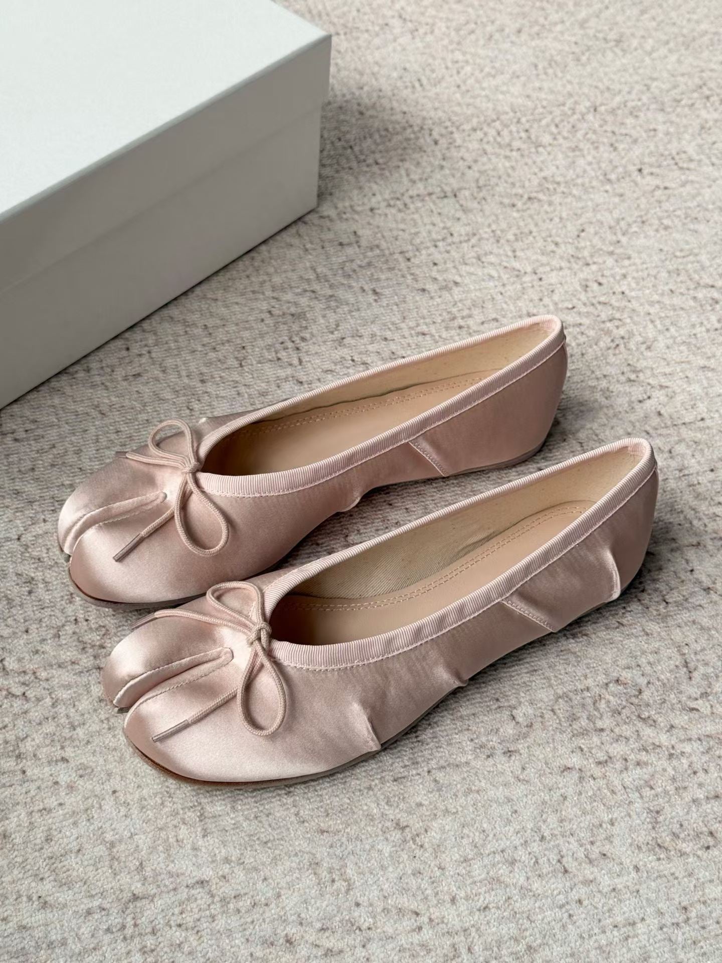 Silk Tabi Flats