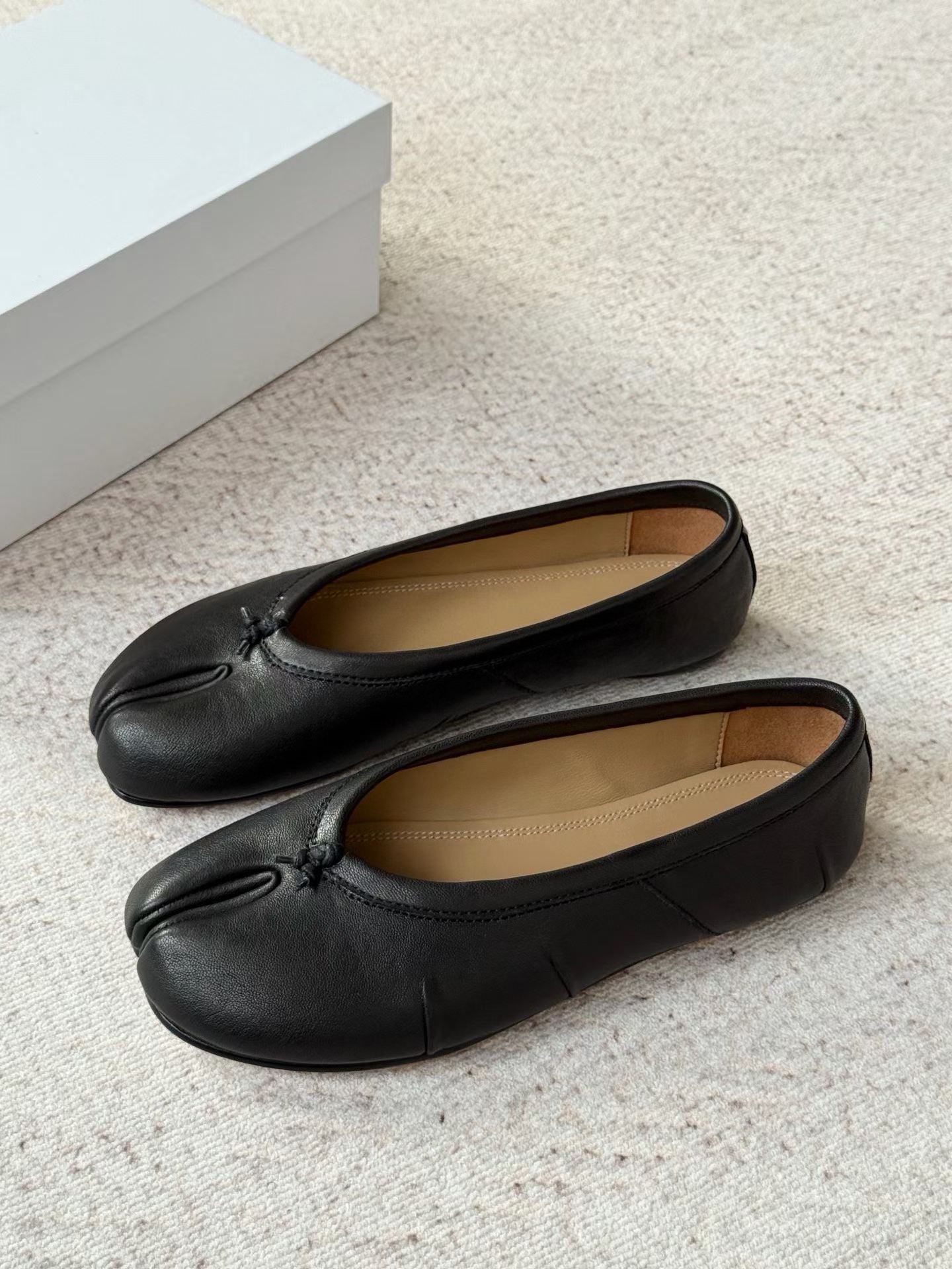 Tabi Ballet Flats