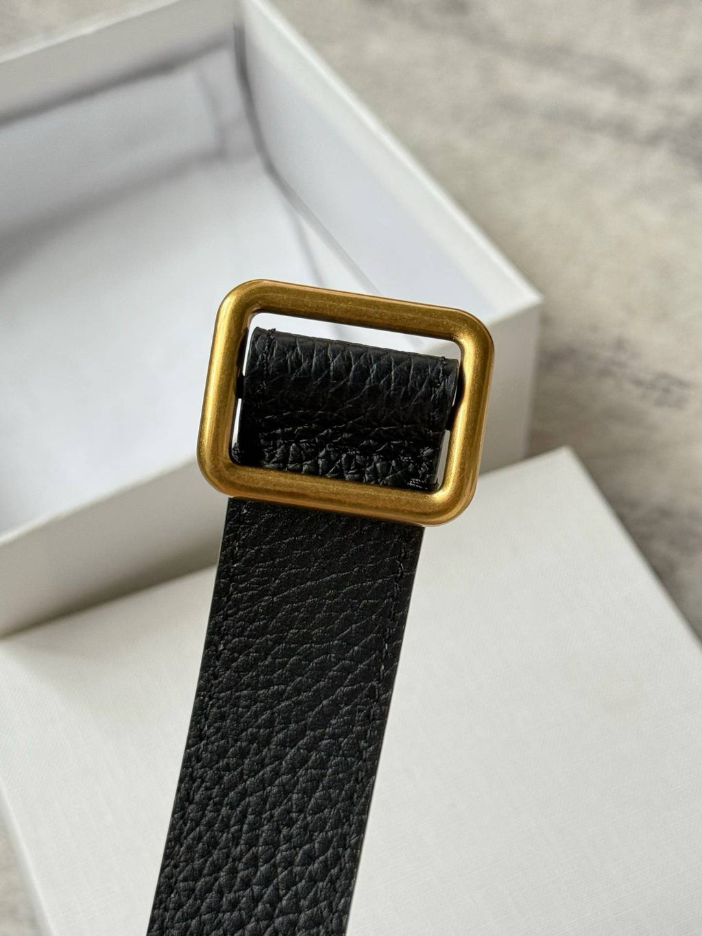 Pinless Leather Belt