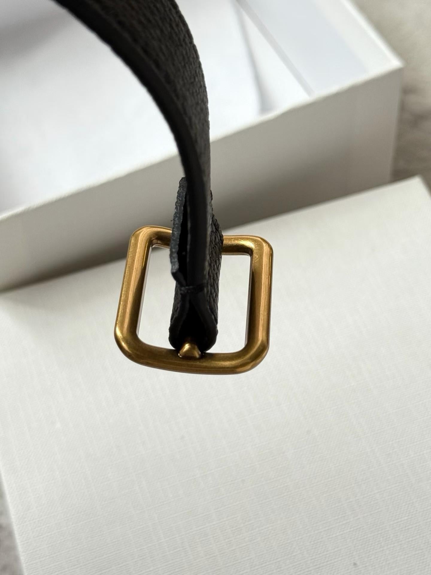 Pinless Leather Belt
